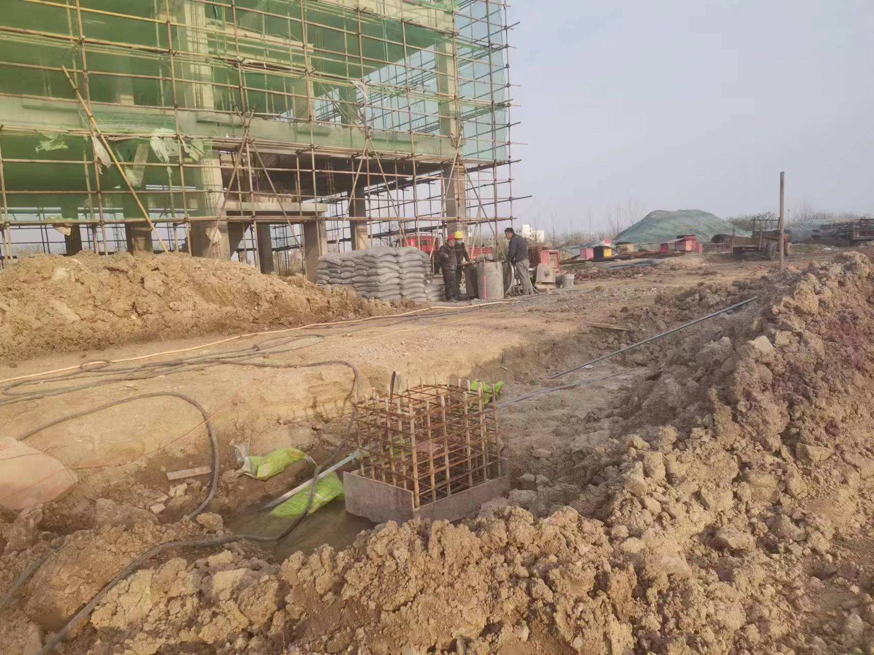 水磨沟当桥梁出现裂缝的时候应该及时加固修补